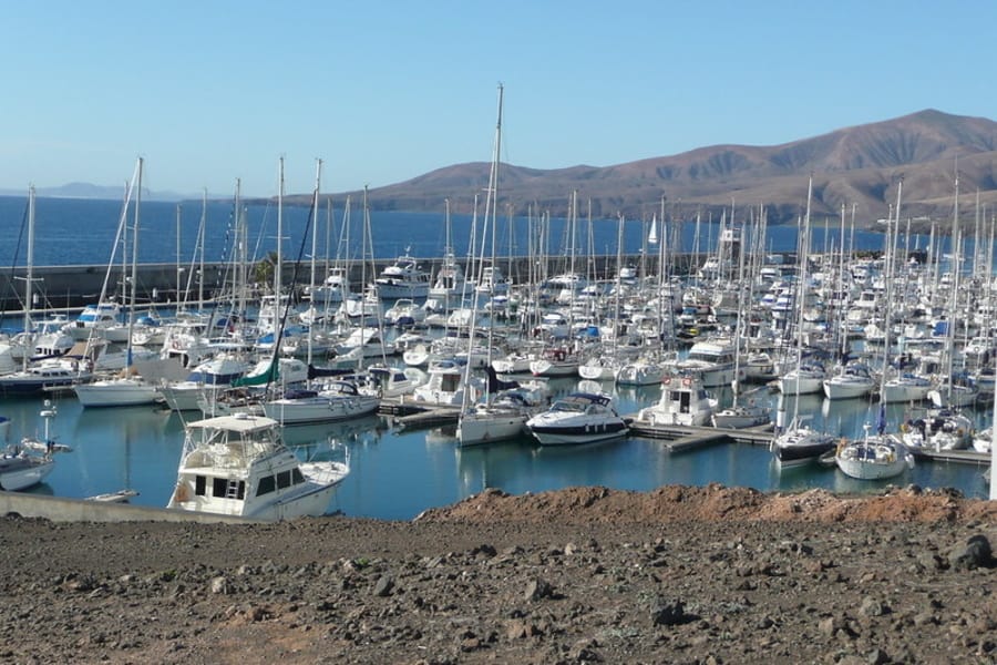 Visitar Puerto Calero, otro pueblo en Puerto del Carmen, Lanzarote