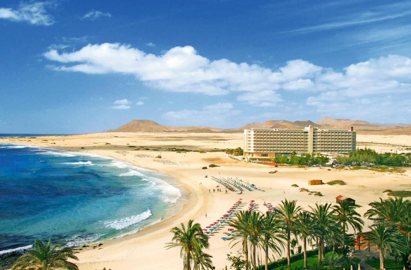 Hotel Riu Oliva Beach Resort, uno de los hoteles todo incluido en Corralejo en pie de playa