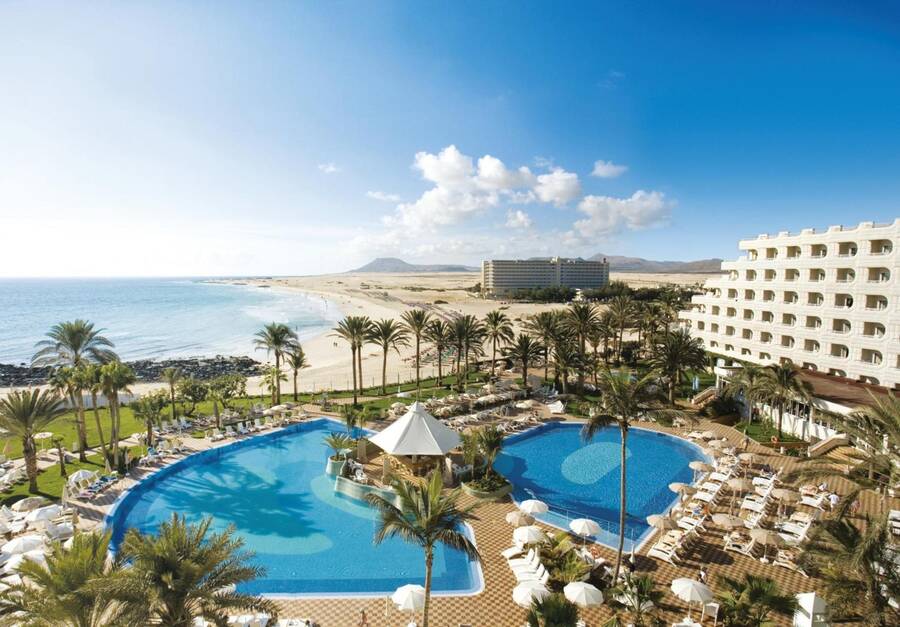 Hotel Riu Palace Tres Islas, uno de los hoteles todo incluido en Corralejo para viajes en familia
