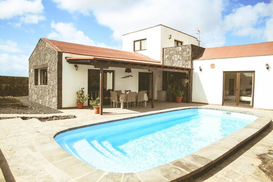 Villa Arriba, holiday villa in fuerteventura with private pool